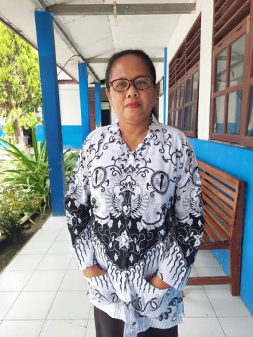 SARLOTA KELMANUTU, S.Pd
